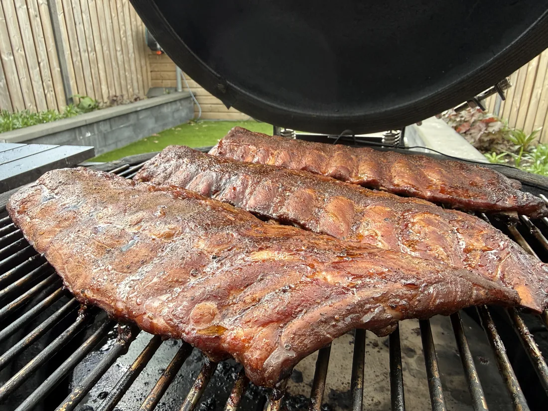 Geglazuurde ribs van dichtbij